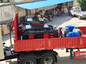 1000x700液压对辊国产精品亚洲LV粉色发货 发往非洲肯尼亚蒙巴萨