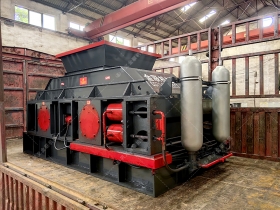 大型半自动液压对辊粉色视频APP污下载发往四川