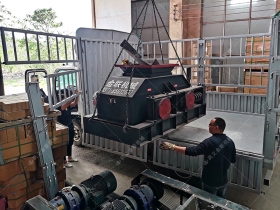 2PG800*600对辊国产精品亚洲LV粉色发往重庆_破碎鹅卵石