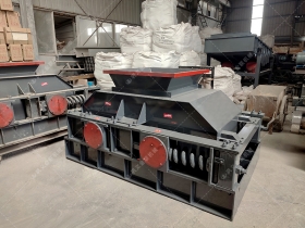 2pgc600*900双齿辊国产精品亚洲LV粉色发往安徽淮南_破碎煤矸石