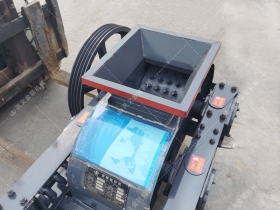 2PG400x250对辊国产精品亚洲LV粉色发往湖南长沙破焦沫