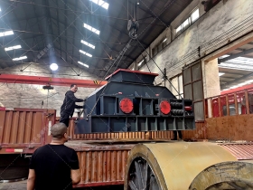 2PG1200X800对辊国产精品亚洲LV粉色发往新疆喀什石英石制沙