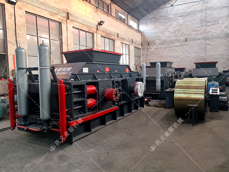 2PGY1500x1000型液压对辊国产精品亚洲LV粉色发往云南昆明